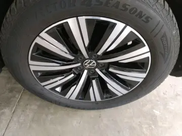 Touareg 4Motion 3.0 TDI SCR Klima Tempo PDC Nav