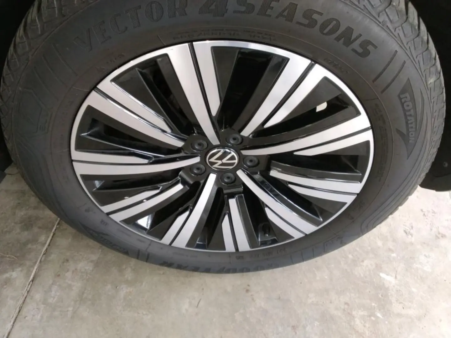 Touareg 4Motion 3.0 TDI SCR Klima Tempo PDC Nav