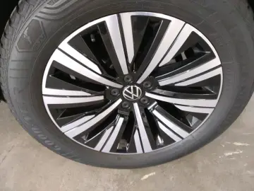 Touareg 4Motion 3.0 TDI SCR Klima Tempo PDC Nav