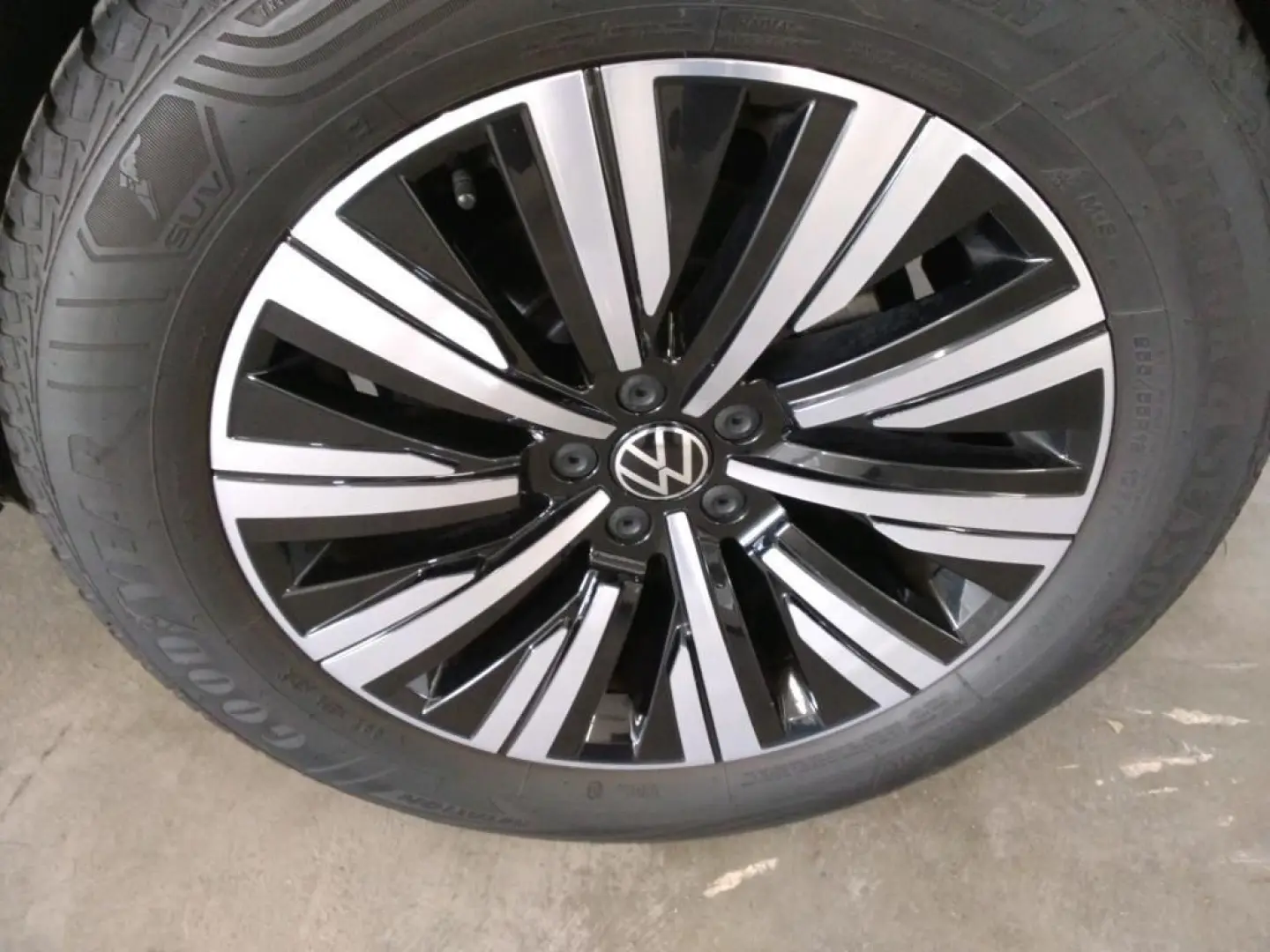 Touareg 4Motion 3.0 TDI SCR Klima Tempo PDC Nav