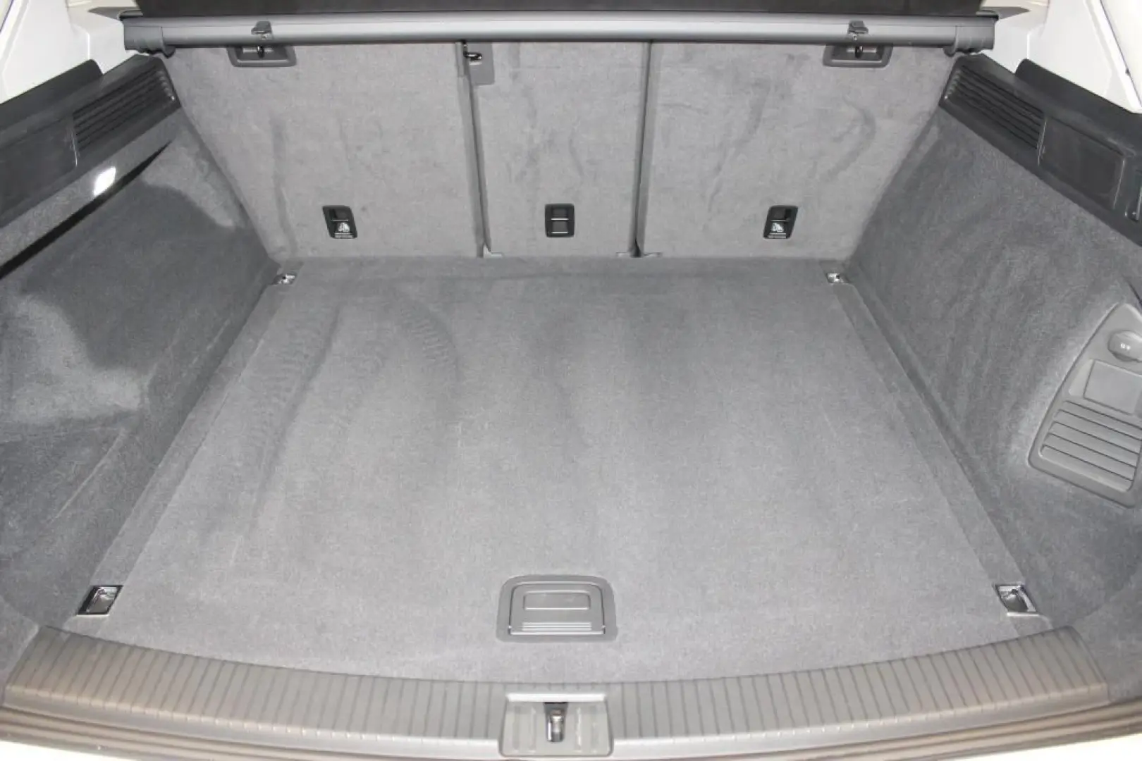 Touareg 4Motion 3.0 TDI SCR Klima Tempo PDC Nav