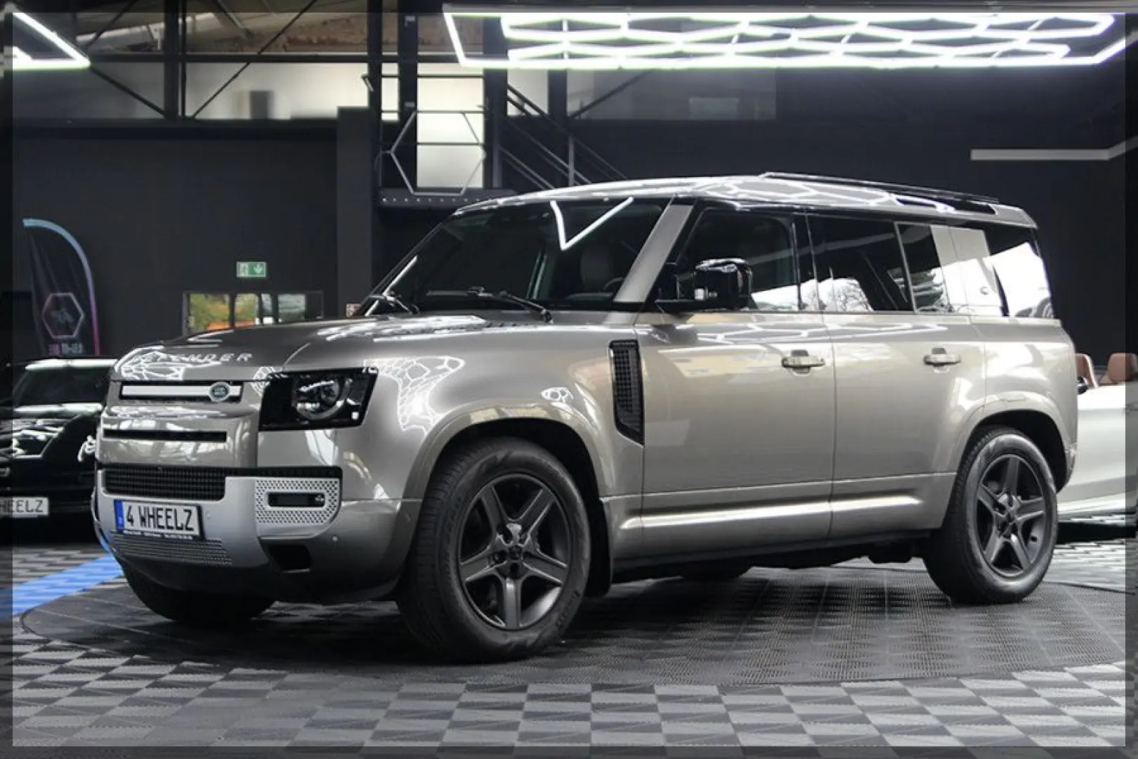 Defender 3.0 D250 MHEV XS LUFT   PANO