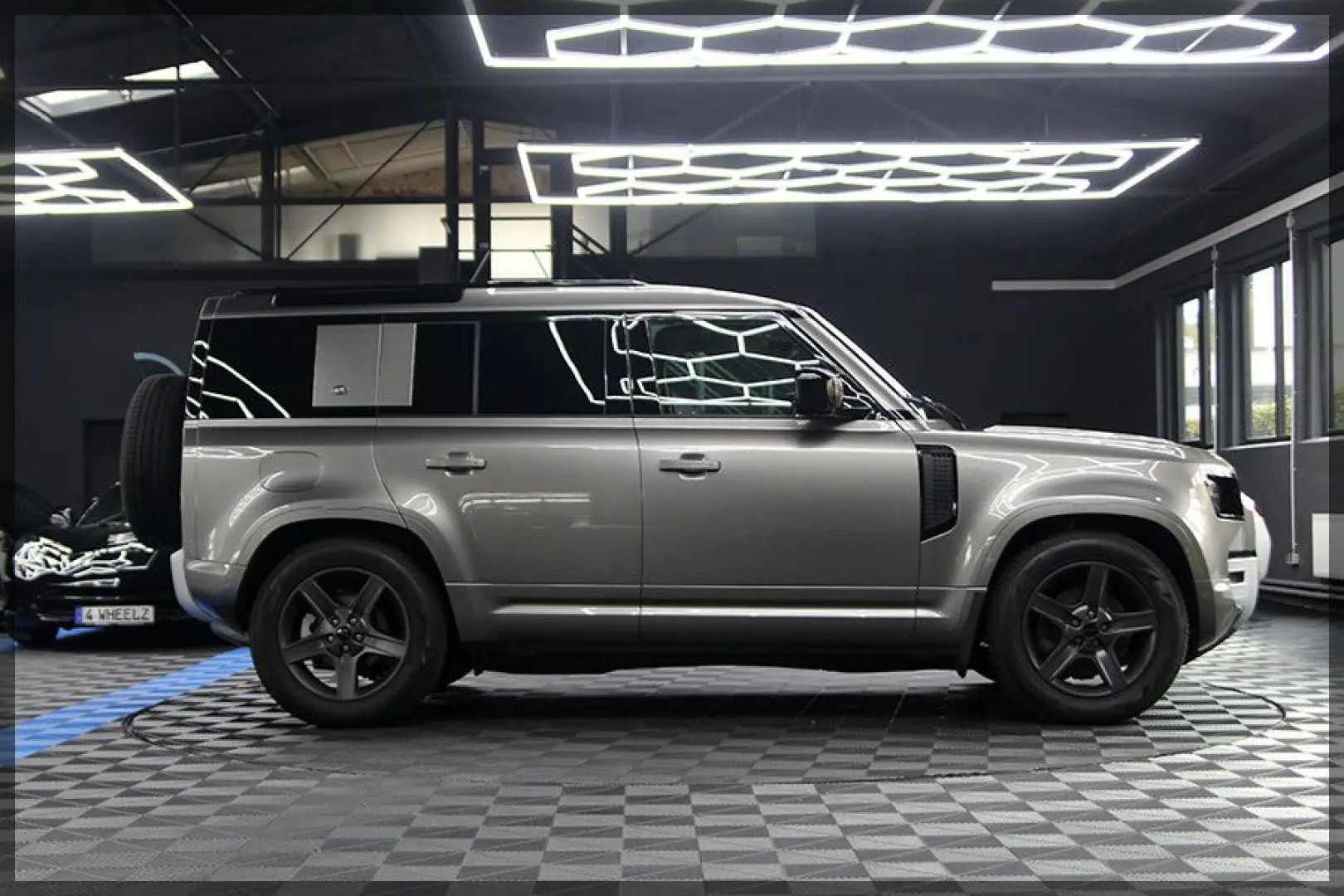 Defender 3.0 D250 MHEV XS LUFT   PANO