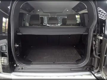 Defender 3.0 D250 MHEV XS LUFT   PANO