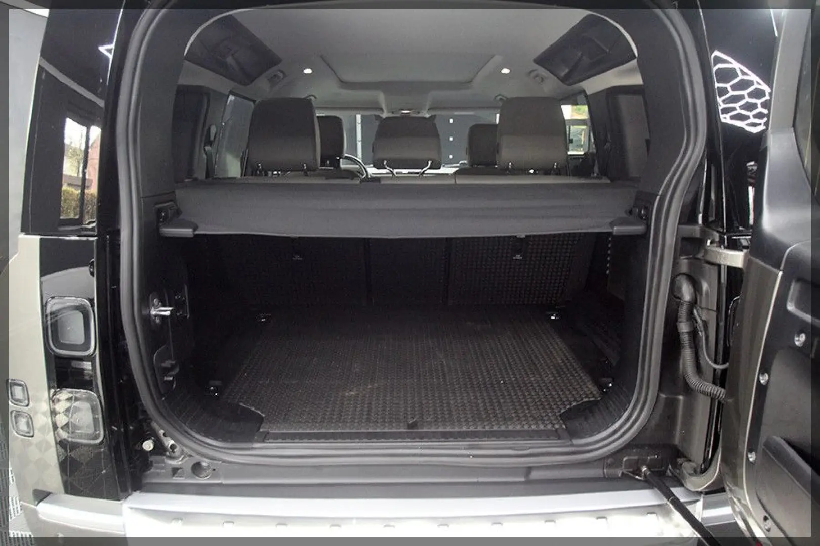 Defender 3.0 D250 MHEV XS LUFT   PANO