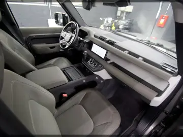 Defender 3.0 D250 MHEV XS LUFT   PANO