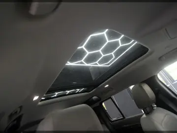 Defender 3.0 D250 MHEV XS LUFT   PANO