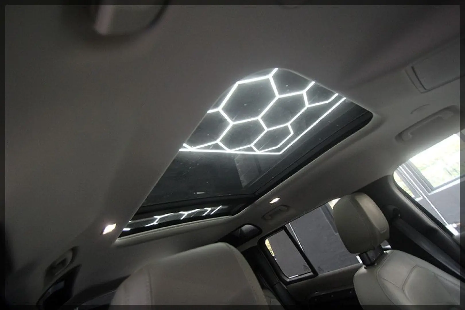 Defender 3.0 D250 MHEV XS LUFT   PANO