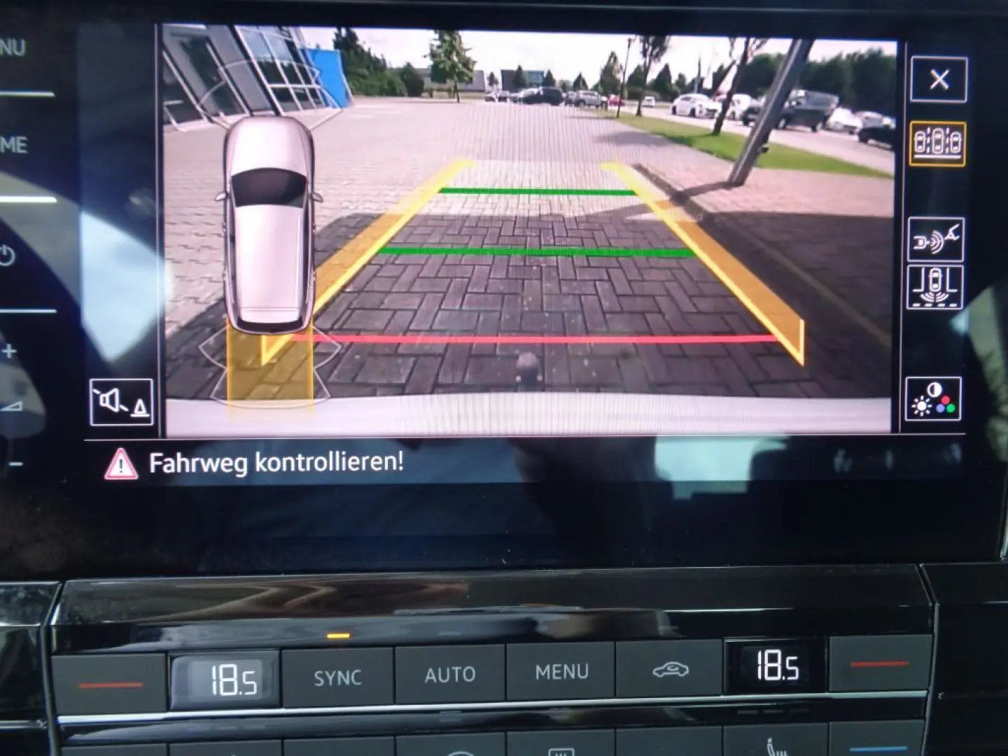 Touareg 3.0 V6 TDI 4Motion DPF Navi AHK Kam ACC