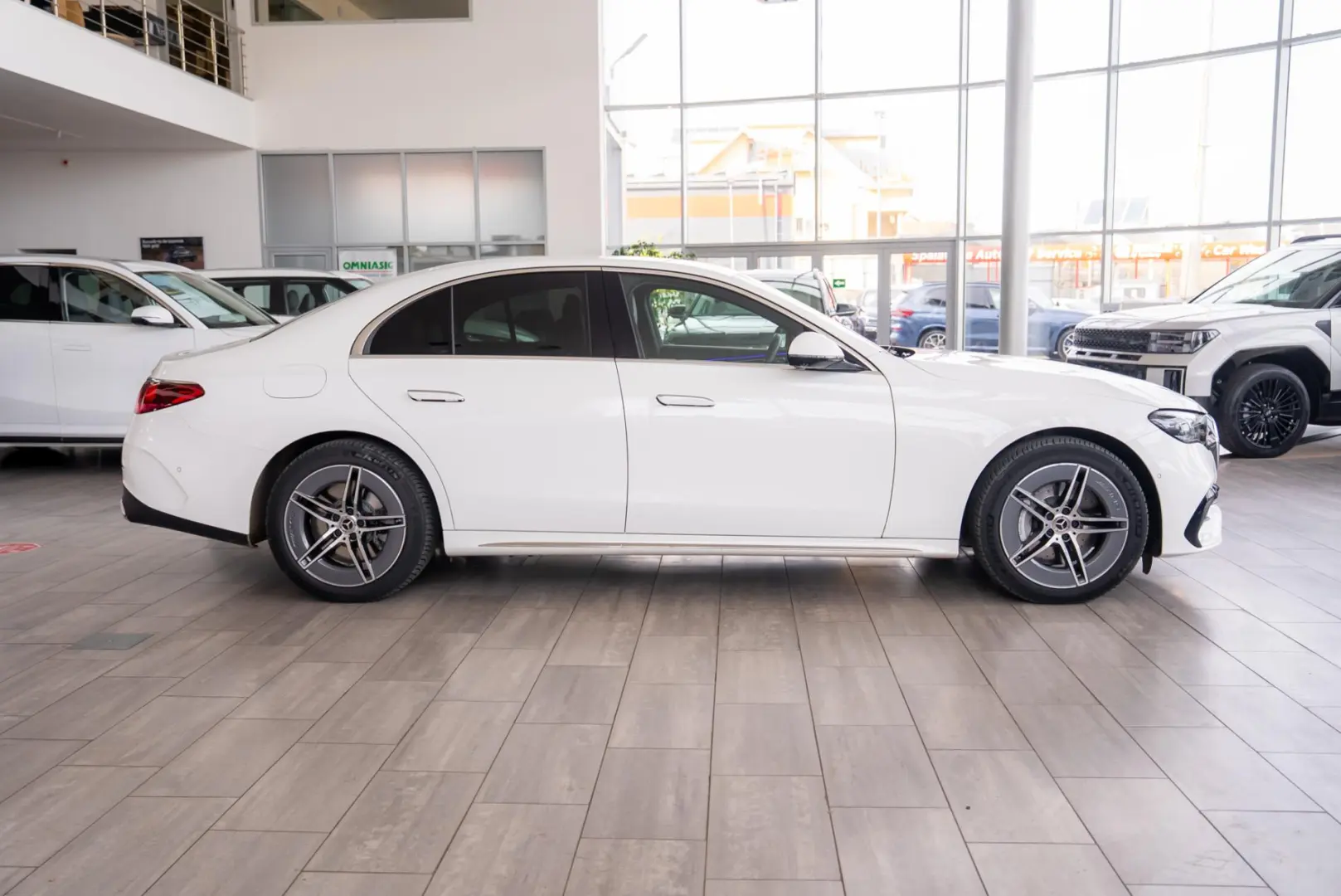 Mercedes-Benz E-Class E300 DE 4MATIC AMG LINE