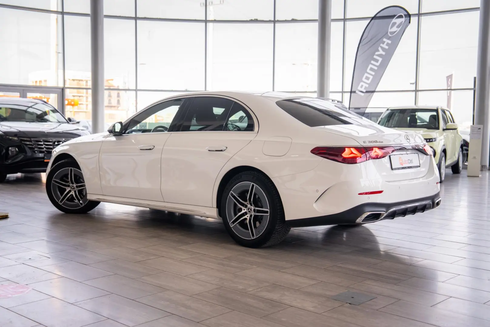 Mercedes-Benz E-Class E300 DE 4MATIC AMG LINE