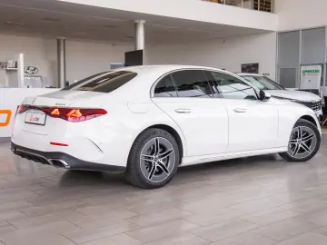 Mercedes-Benz E-Class E300 DE 4MATIC AMG LINE