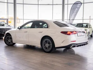 Mercedes-Benz E-Class E300 DE 4MATIC AMG LINE