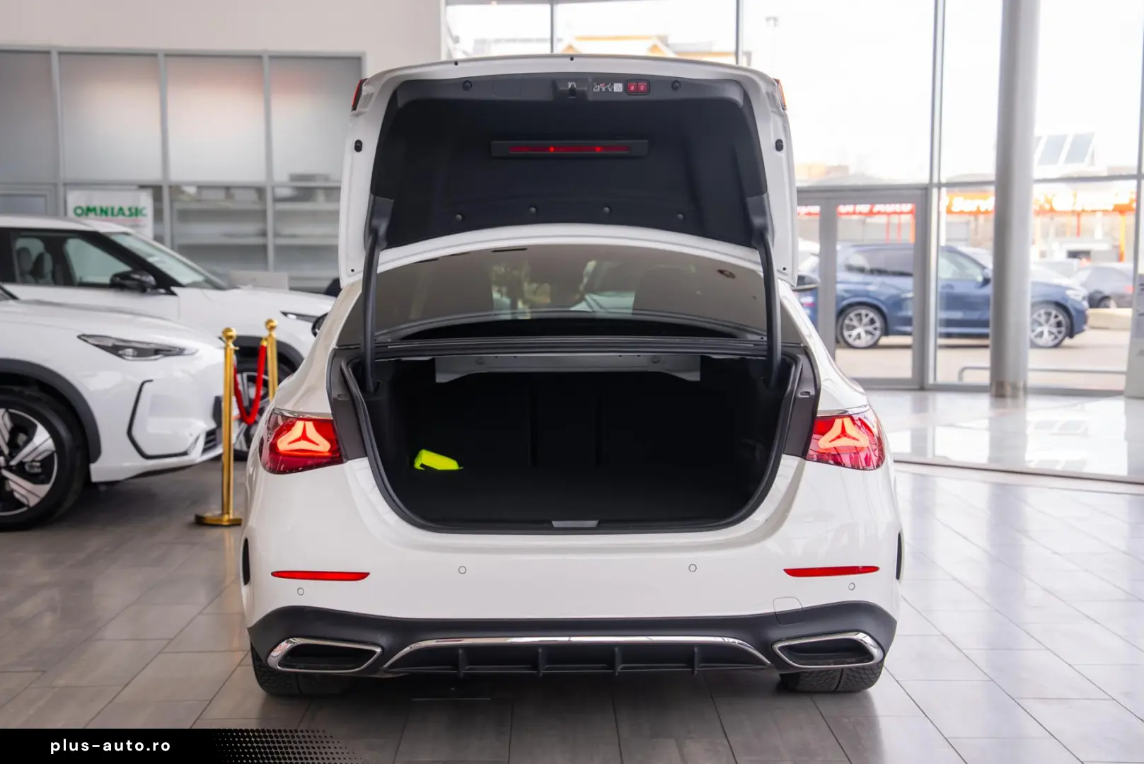 Mercedes-Benz E-Class E300 DE 4MATIC AMG LINE