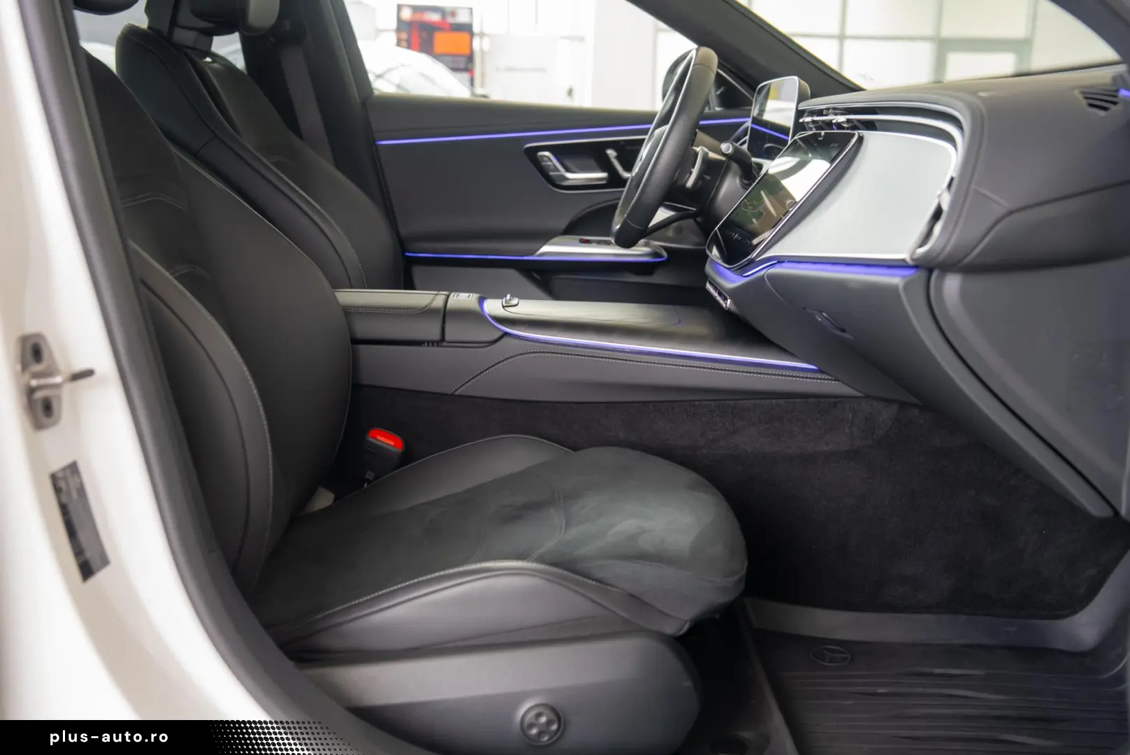 Mercedes-Benz E-Class E300 DE 4MATIC AMG LINE