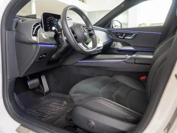 Mercedes-Benz E-Class E300 DE 4MATIC AMG LINE