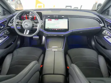Mercedes-Benz E-Class E300 DE 4MATIC AMG LINE