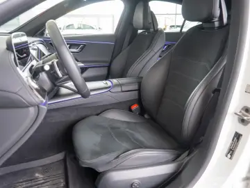 Mercedes-Benz E-Class E300 DE 4MATIC AMG LINE