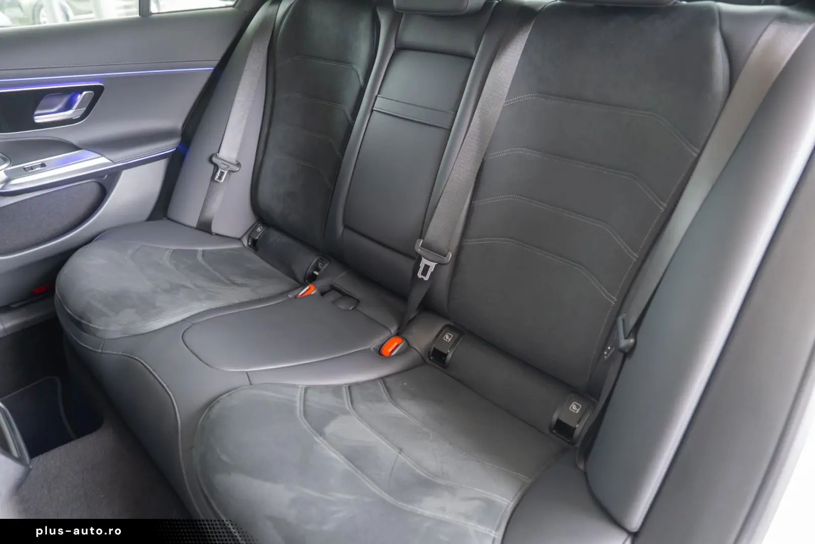 Mercedes-Benz E-Class E300 DE 4MATIC AMG LINE