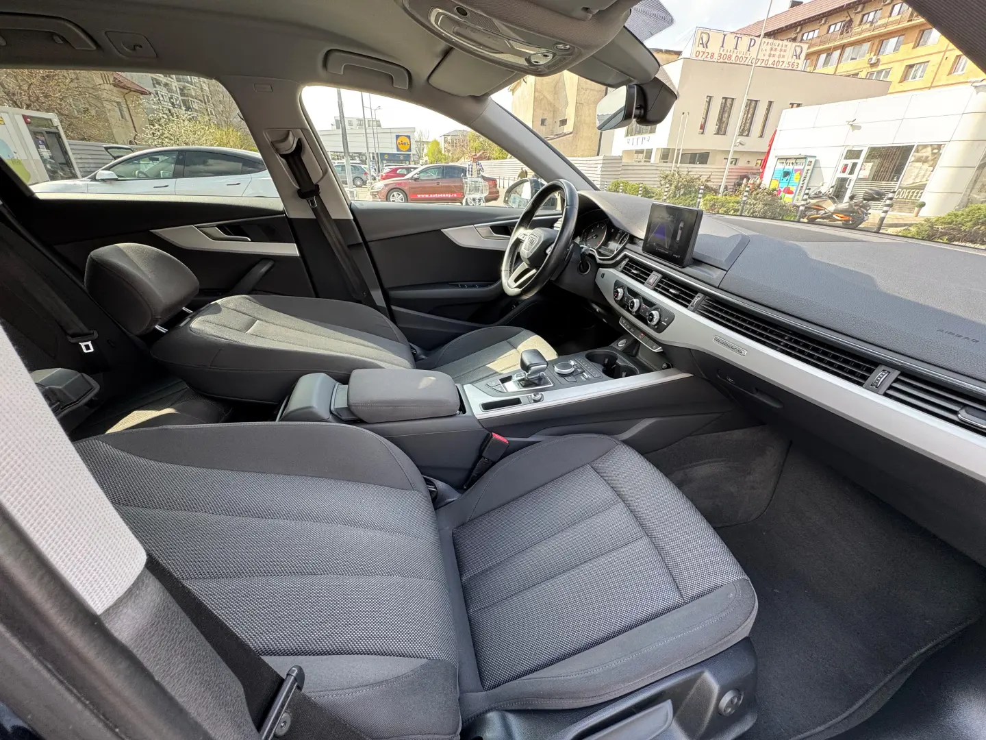 Audi A4 Quattro 2.0 TDI 190 CP - LED - Carplay - Incalzire