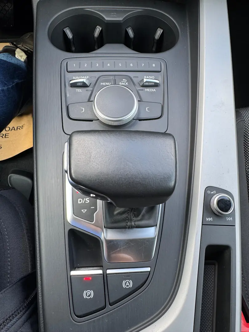 Audi A4 Quattro 2.0 TDI 190 CP - LED - Carplay - Incalzire