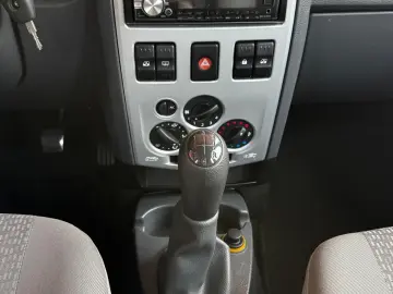 Dacia Logan MCV 1.6 Laureate