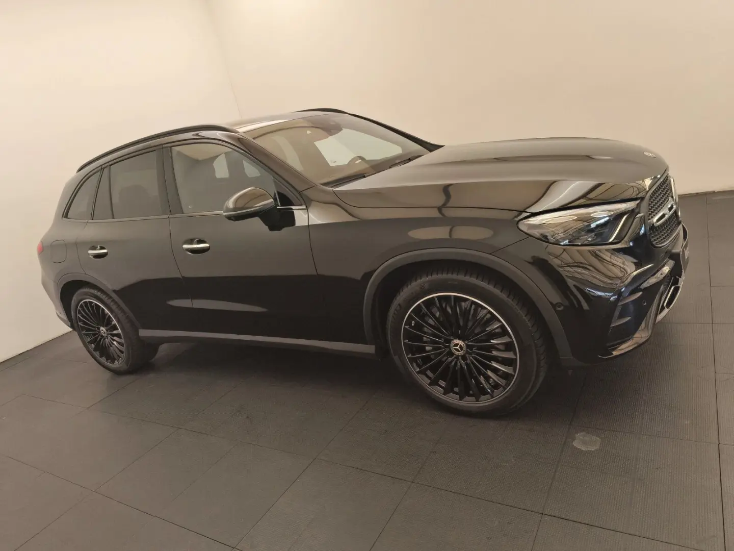 GLC 300 4M AMG Premium Airmatic Burmester Distro