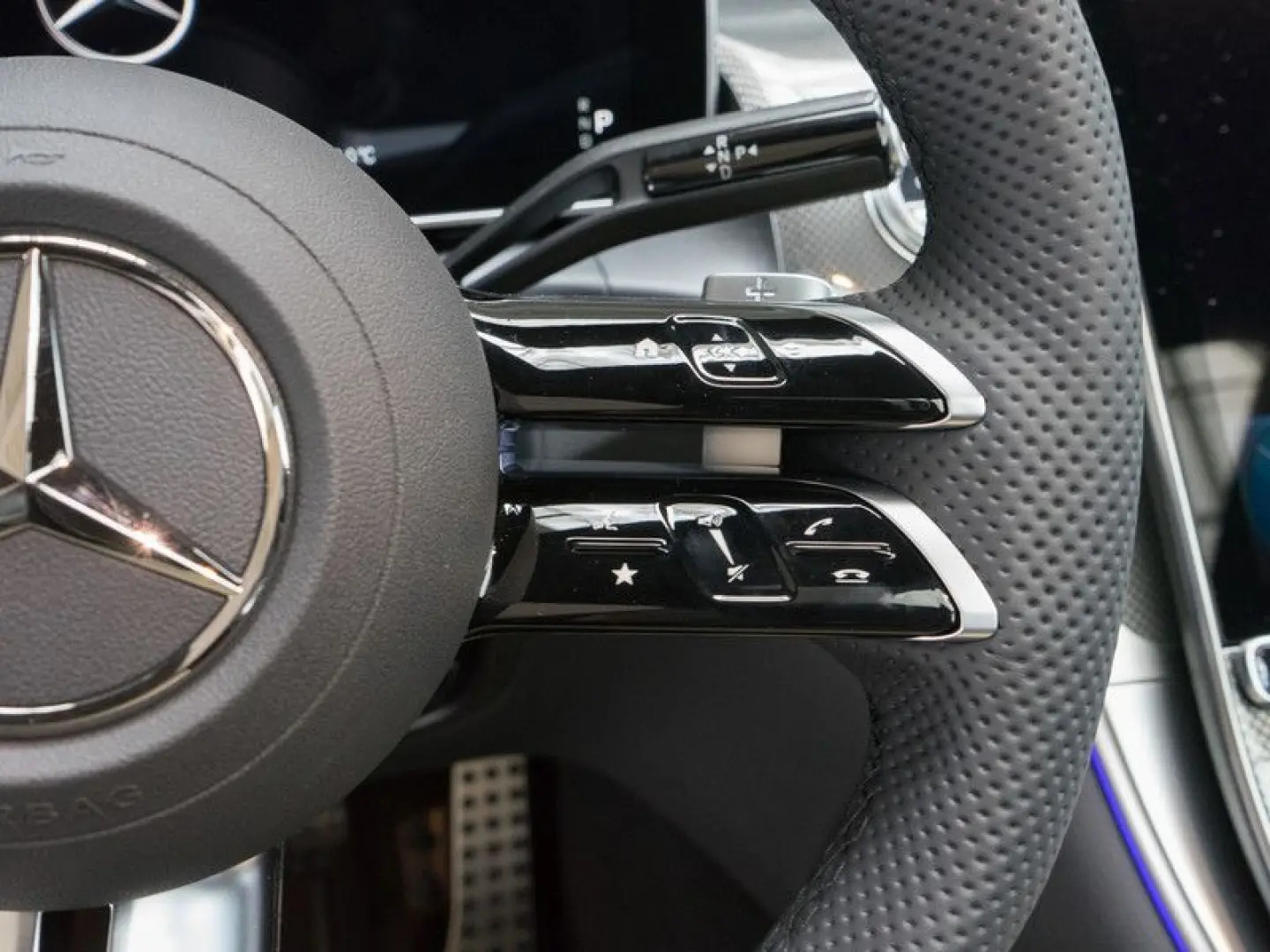 GLC 300 d 4M AMG-Sport Pano AHK Night Sitzklima