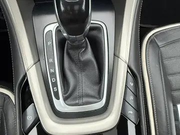 Ford Mondeo Vignale 2.0 TDCi Powershift