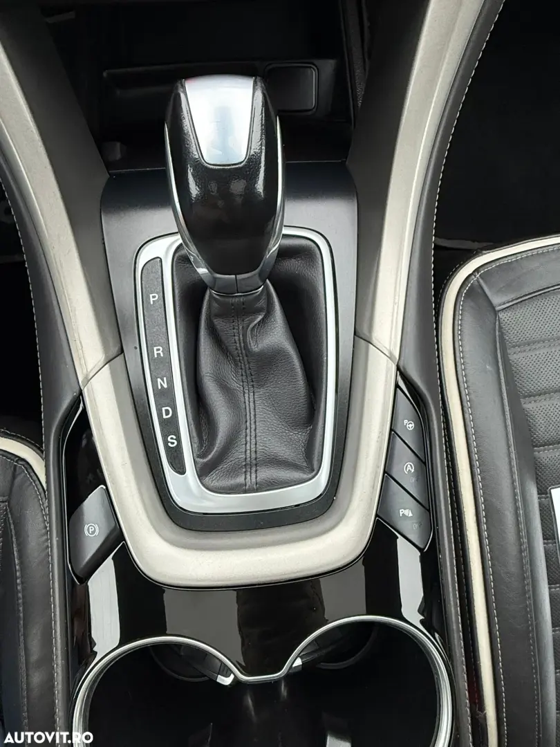 Ford Mondeo Vignale 2.0 TDCi Powershift