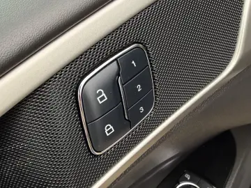 Ford Mondeo Vignale 2.0 TDCi Powershift