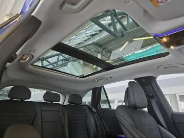 GLC 300e 4M AMG-Line DISTRONIC 360  PANORAMADACH