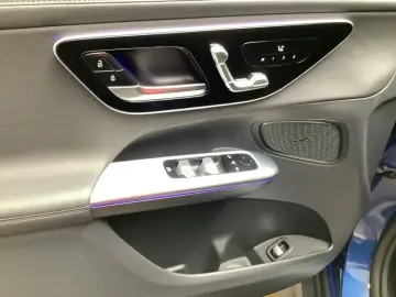 GLC 300 d 4M  AMG NIGHT 19'' DIGITAL AHK 360