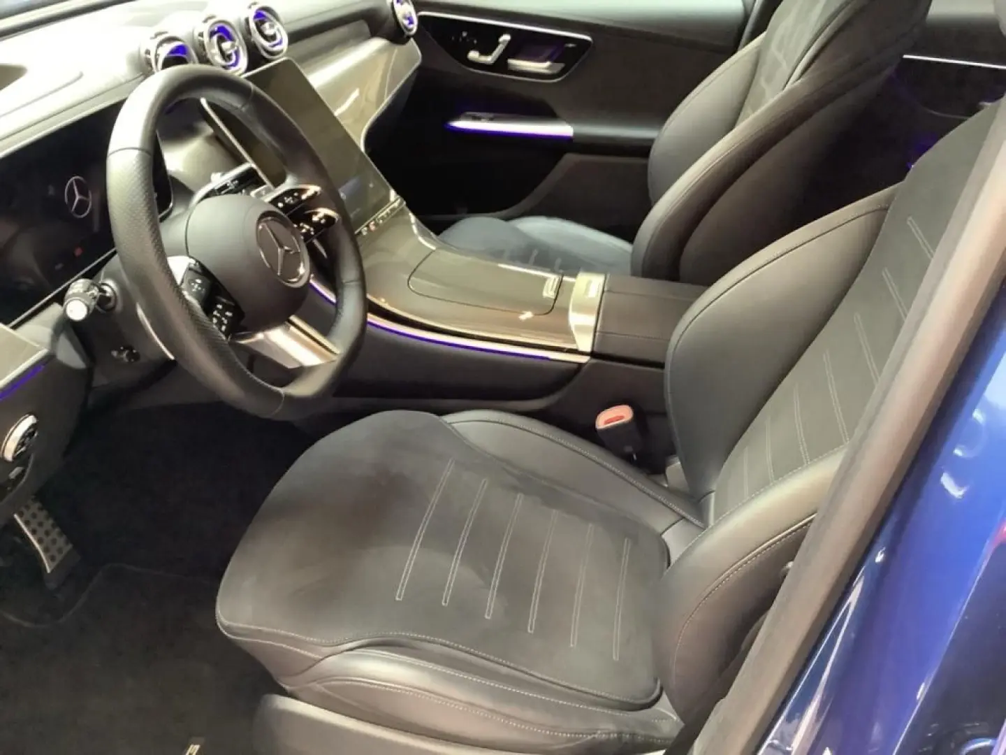 GLC 300 d 4M  AMG NIGHT 19'' DIGITAL AHK 360