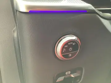 GLC 300 d 4M  AMG NIGHT 19'' DIGITAL AHK 360