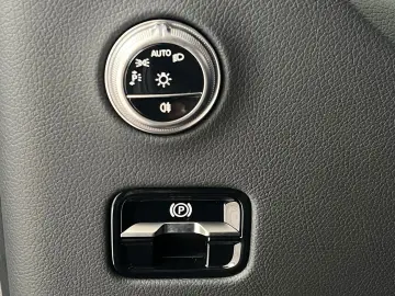 GLC 400 e 4M AMG Line Pano-Dach Distronic Kamera