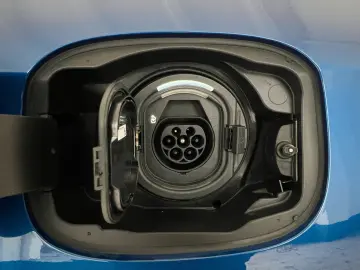 GLC 400 e 4M AMG Line Pano-Dach Distronic Kamera