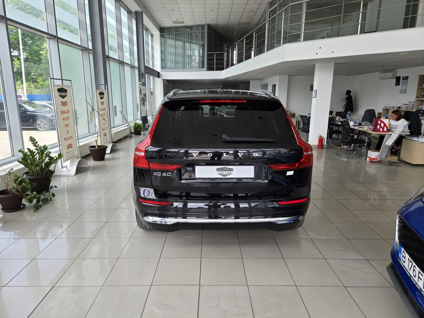 VOLVO XC60 RECHARGE T6 CORE AT8 EAWD