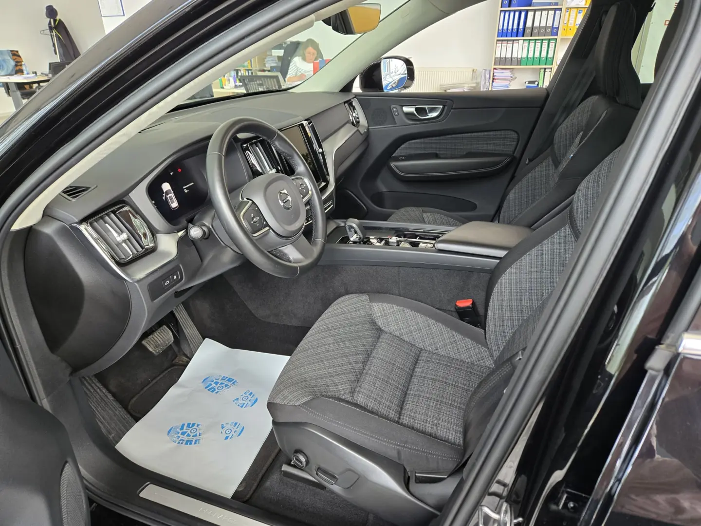 VOLVO XC60 RECHARGE T6 CORE AT8 EAWD