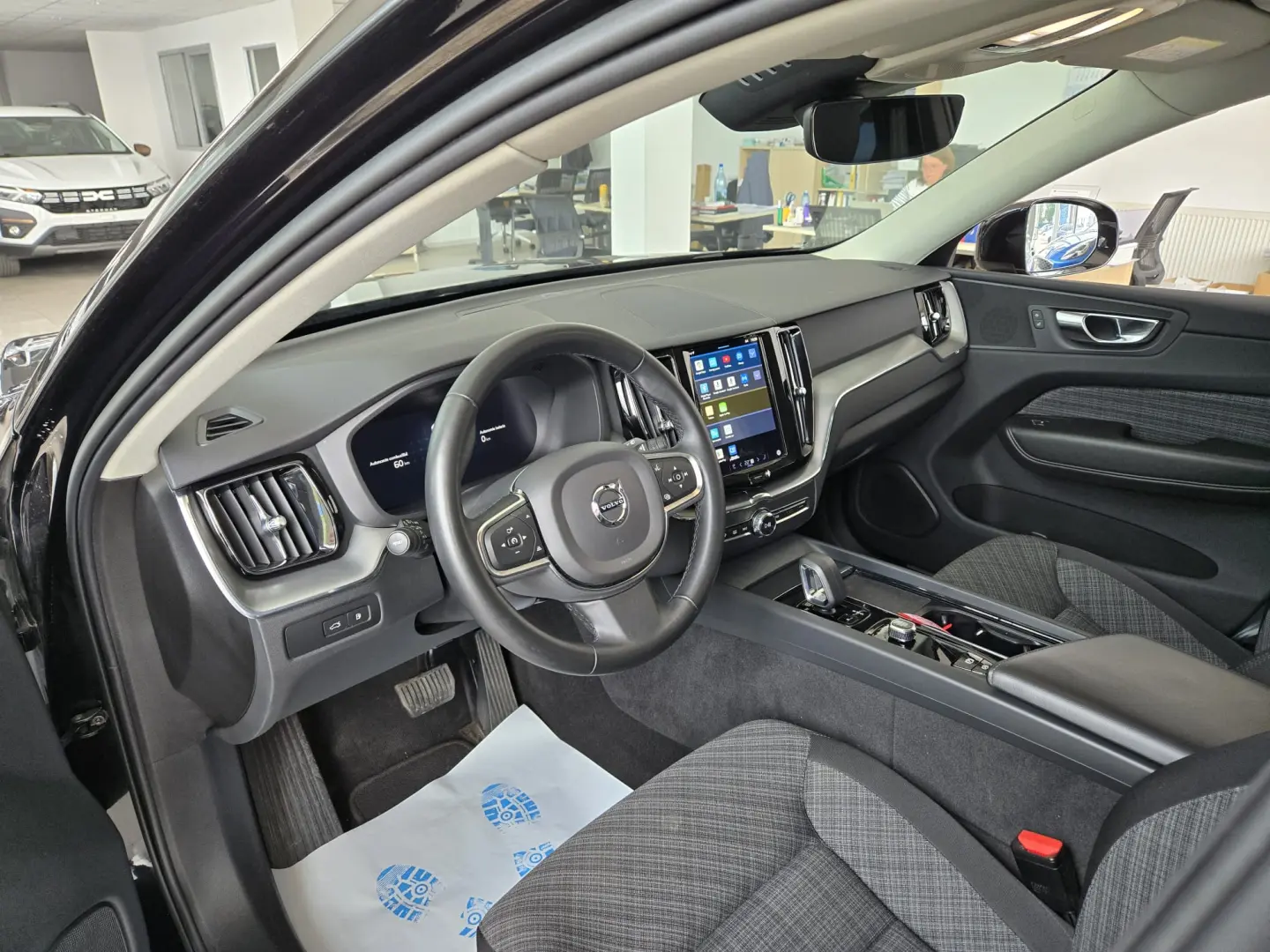 VOLVO XC60 RECHARGE T6 CORE AT8 EAWD