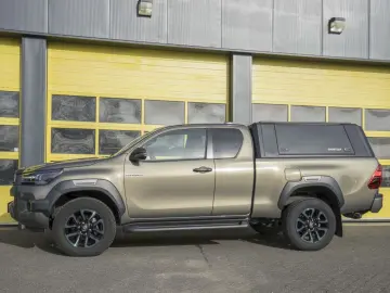 Hilux 2.8 D-4D Xtra Cab Invincible