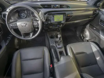 Hilux 2.8 D-4D Xtra Cab Invincible
