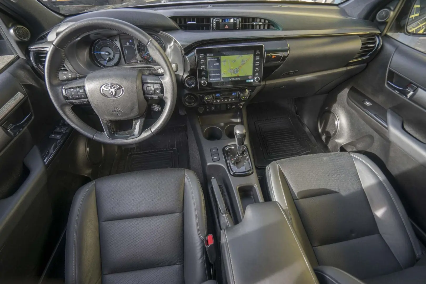 Hilux 2.8 D-4D Xtra Cab Invincible