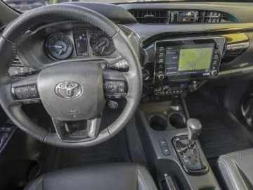 Hilux 2.8 D-4D Xtra Cab Invincible