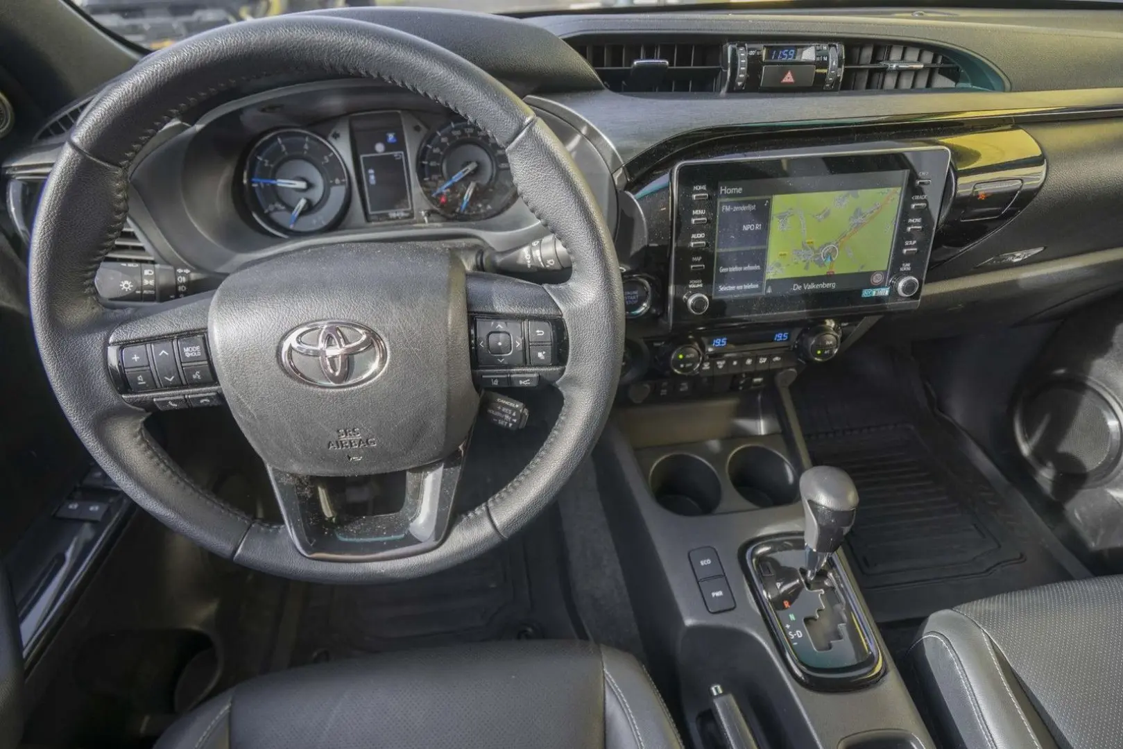 Hilux 2.8 D-4D Xtra Cab Invincible