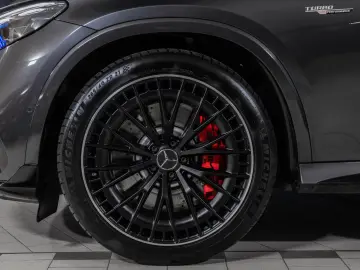 AMG GLC 63S E Performance Coupé DIG.LIGHT Pano