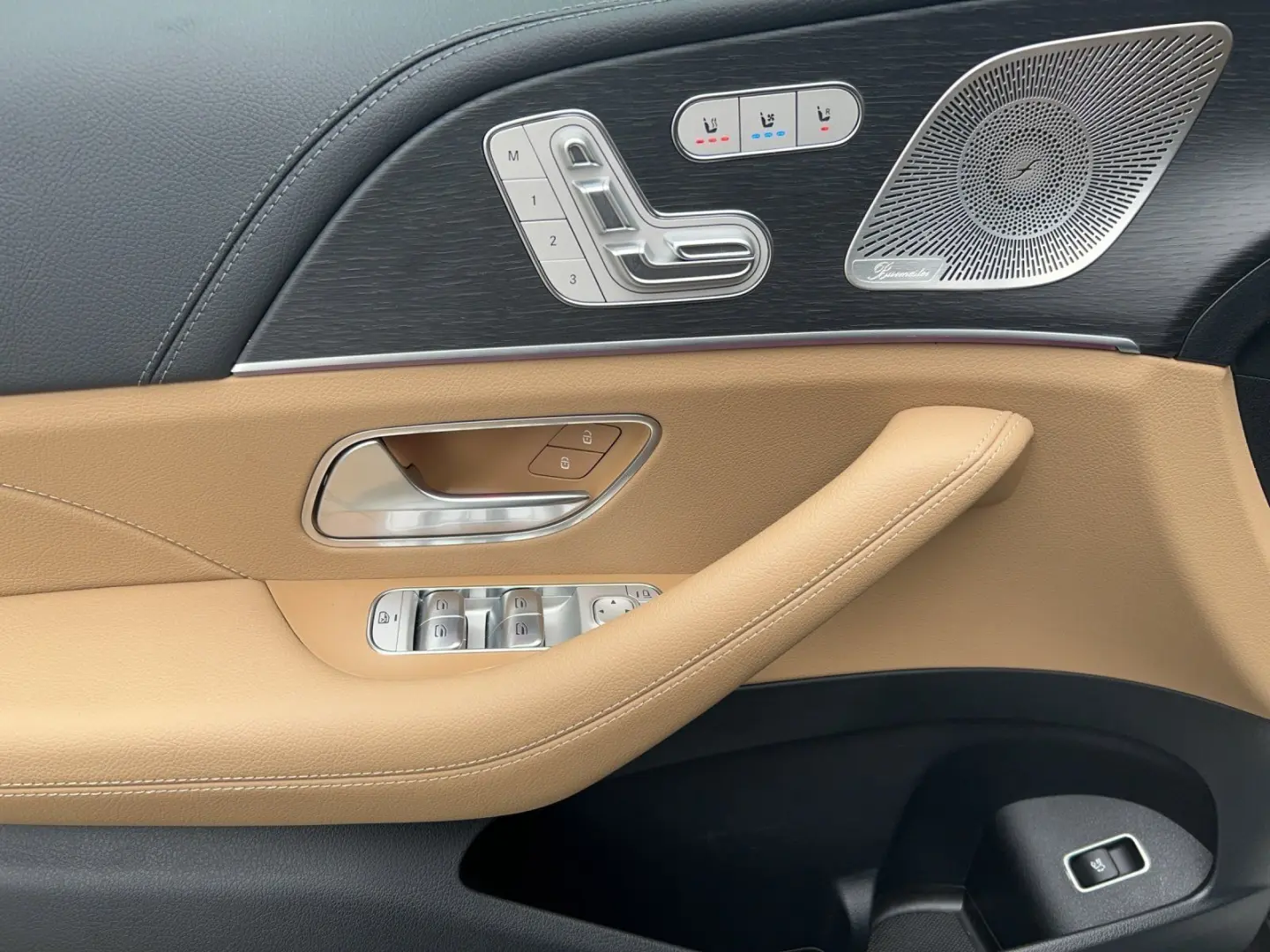 GLE 300d 4M AMG Standhzg 22  DISTRO Pano AHK 360