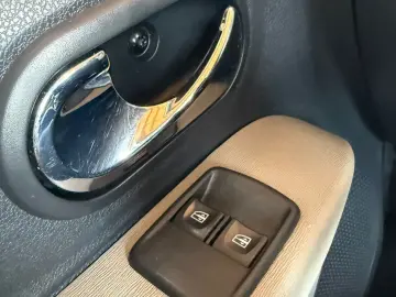 Dacia Lodgy 1.5 dCi 90 CP Laureate