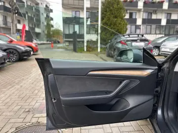 TESLA Model 3 Long-Range Dual AWD