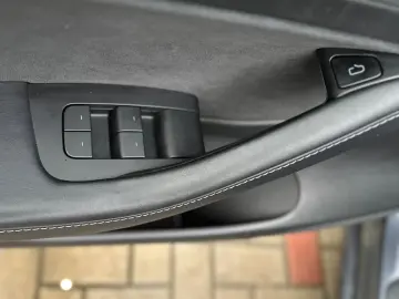 TESLA Model 3 Long-Range Dual AWD